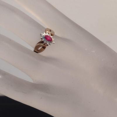 10 Karat Yellow Gold and Gemstone Ring- Approx Size 6 1/2 and Total Weight 2.5 Grams (#1)