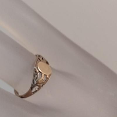10 Karat Plumb Yellow Gold Monogrammed 'M' Ring- Approx Size 6 1/4 and Total Weight 1.3 Grams (#2)