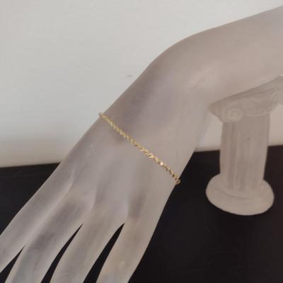 14 Karat Yellow Gold Bracelet- Approx 7 1/4" Long and Total Weight 0.9 Grams (#3)