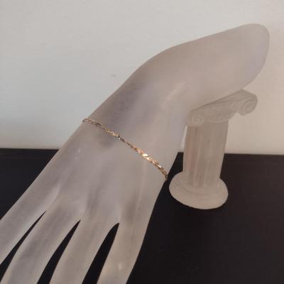 14 Karat Yellow and White Gold Bracelet- Approx 7 1/2" Long and Total Weight 1.9 Grams (#4)