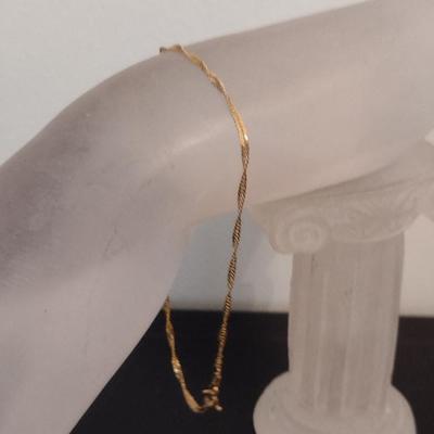 14 Karat Yellow Gold Chain- Approx 9" Long and Total Weight 1.5 Grams (#5)
