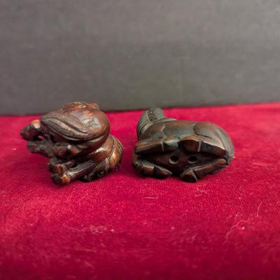 Japanese Boxwood Hand Carved Netsuke Horse & Resin Horse Figure #24