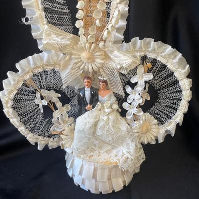 Sale Photo Thumbnail #1368: This is a beautiful cake topper!  Very unique.