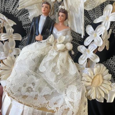 Sale Photo Thumbnail #1367: This is a beautiful cake topper!  Very unique.