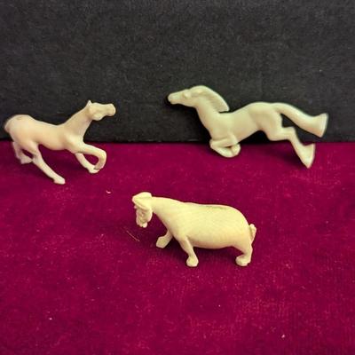 Vintage Miniature Horse Figurines #35