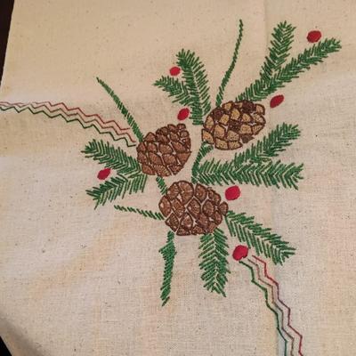 EMBROIDERED PINE CONE LINEN TABLECLOTH, LINEN NAPKINS AND LACEY TABLECLOTH
