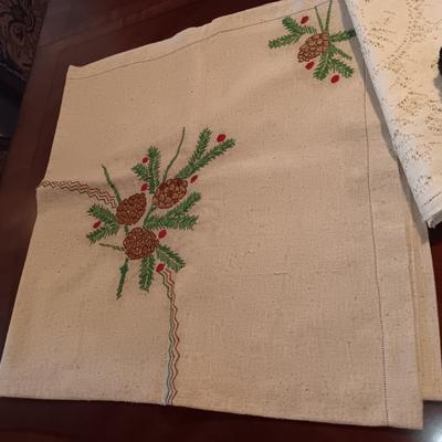 EMBROIDERED PINE CONE LINEN TABLECLOTH, LINEN NAPKINS AND LACEY TABLECLOTH