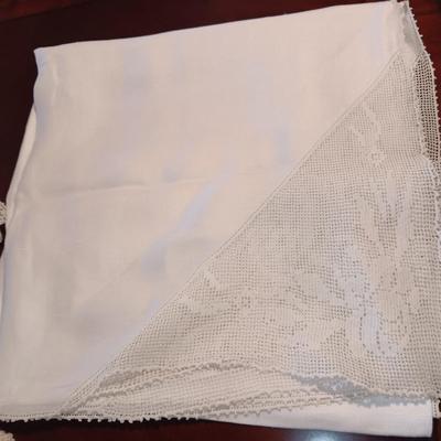 QUALITY FINE LINEN TABLECLOTHS AND NAPKINS