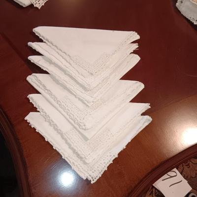 QUALITY FINE LINEN TABLECLOTHS AND NAPKINS