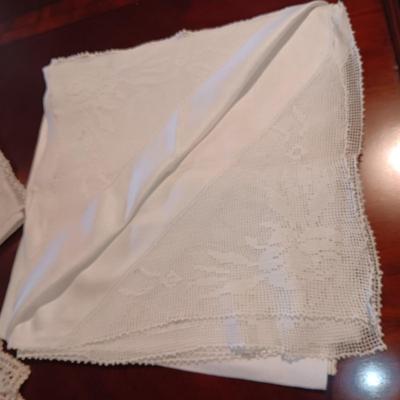 QUALITY FINE LINEN TABLECLOTHS AND NAPKINS