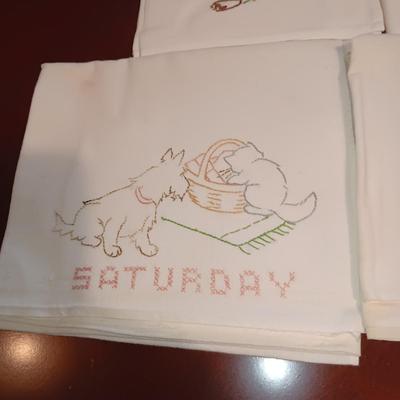 FLOUR SACK EMBROIDERED KITCHEN TOWELS