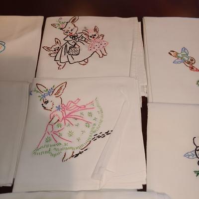 FLOUR SACK EMBROIDERED KITCHEN TOWELS