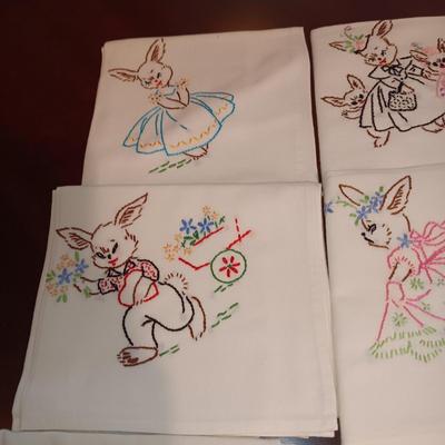 FLOUR SACK EMBROIDERED KITCHEN TOWELS