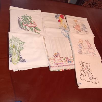FLOUR SACK EMBROIDERED KITCHEN TOWELS