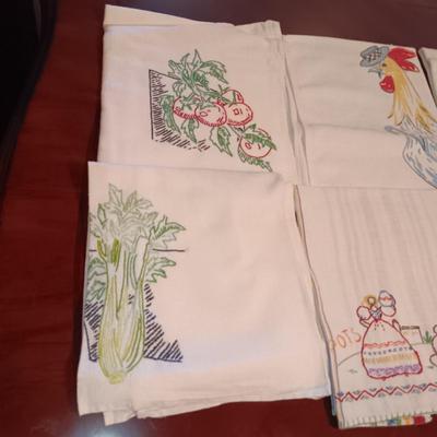 FLOUR SACK EMBROIDERED KITCHEN TOWELS