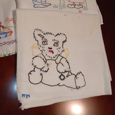 FLOUR SACK EMBROIDERED KITCHEN TOWELS