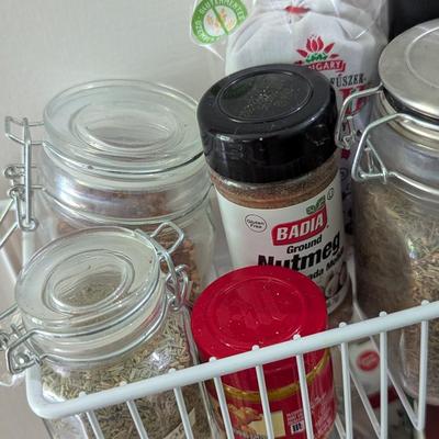 3 Shelves Of Spices (HW)