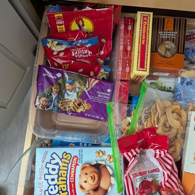 Pantry Full Of Food (Cabinet Not Included) (K)