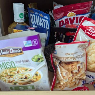 Pantry Full Of Food (Cabinet Not Included) (K)