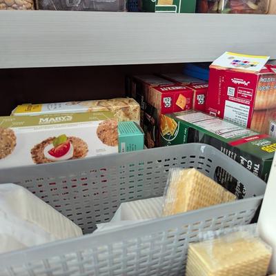 Pantry Full Of Food (Cabinet Not Included) (K)