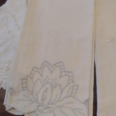 Vintage Embroidered Kerchiefs/Hand Towels