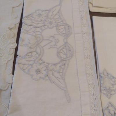 Vintage Embroidered Kerchiefs/Hand Towels