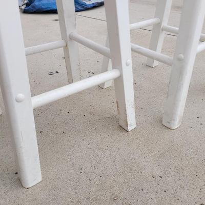 Sale Photo Thumbnail #804: The white barstools are 24" high, the red one is 29" high and the table os 28" high and about 16" x 16" square, could use some glue and a clamp and the white barstools have Slight leg scratches see pics