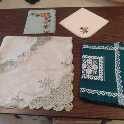 Assorted Table Linens- Round Cloth, Runner, Napkins, etc.