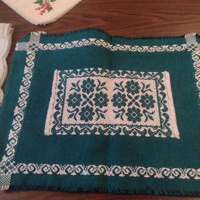 Assorted Table Linens- Round Cloth, Runner, Napkins, etc.