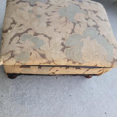 Sale Photo Thumbnail #833: Cart has handle but it is not attached, see pics of stool for condition, it's 13" w x 11" deep and about 7" tall, awfully old no manufacturer found