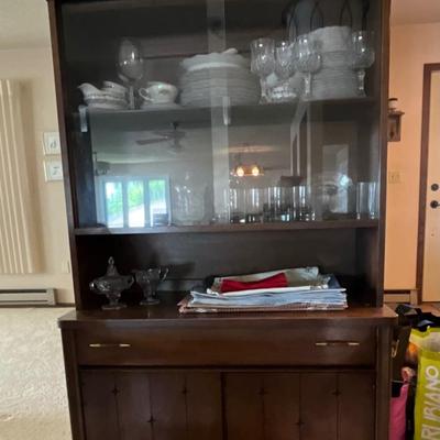 Beautiful Vintage China Hutch