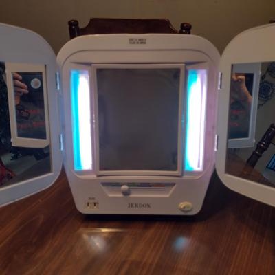 Jerdon Tri-Fold Lighted Mirror