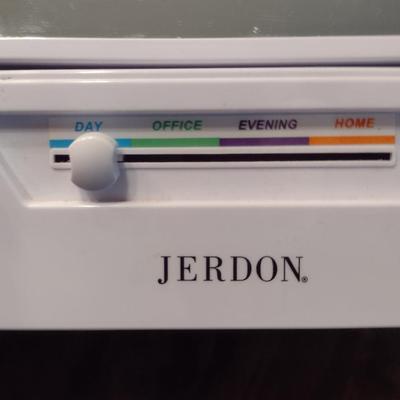 Jerdon Tri-Fold Lighted Mirror