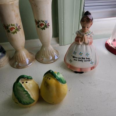 Nice Collection of Salt & Pepper Shakers Vasaline Uranium , Fish , Seahorses, Corn, Lighthouse, Pigs, Dutch boy Dutch girl