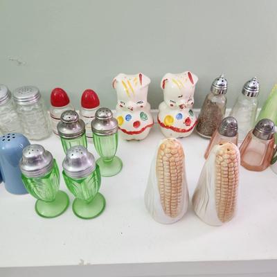 Nice Collection of Salt & Pepper Shakers Vasaline Uranium , Fish , Seahorses, Corn, Lighthouse, Pigs, Dutch boy Dutch girl