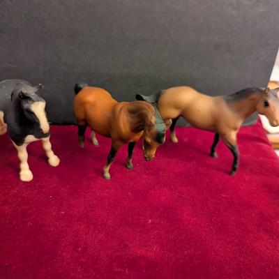 Vintage Horse Figurines #41