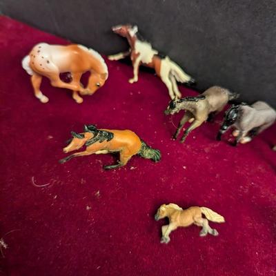 Array Of Animal Horses Several Materials Used #47