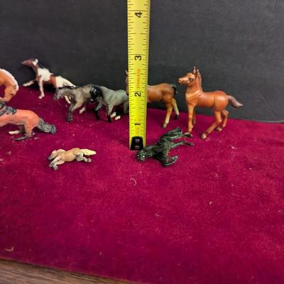 Array Of Animal Horses Several Materials Used #47