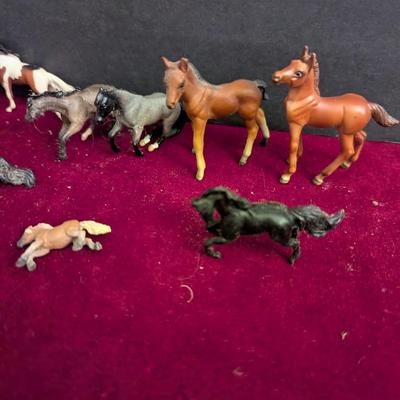 Array Of Animal Horses Several Materials Used #47