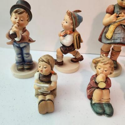 Lot of 10 Goebel Hummels Figurines