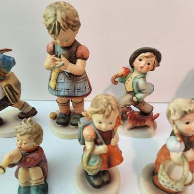 Lot of 10 Goebel Hummels Figurines