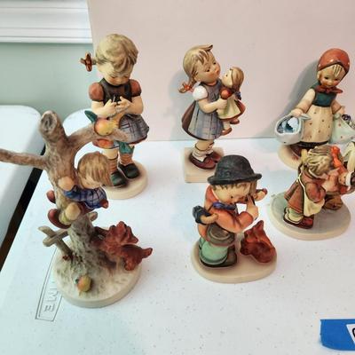 Lot of 11 Goebel Hummels