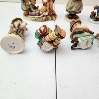 Collection of 13 Goebel Hummel Figurines