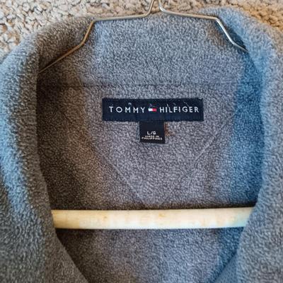 BURTON GLOVES AND SCARF PLUS TOMMY HILFIGER FLEECE JACKET (LRG)