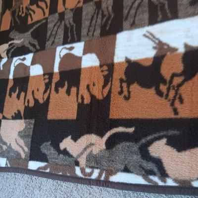 KARE FREE ANIMAL PRINT AND A SECOND THROW BLANKETS