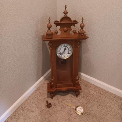 31 DAY PENDULUM WALL CLOCK WITH A KEY