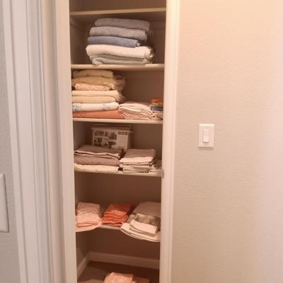 TOWELS, PILLOW CASES, QUEEN & TWIN SHEETS