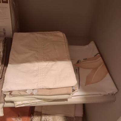 TOWELS, PILLOW CASES, QUEEN & TWIN SHEETS