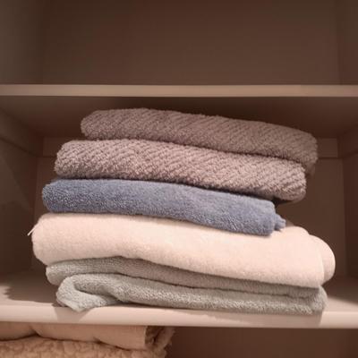 TOWELS, PILLOW CASES, QUEEN & TWIN SHEETS
