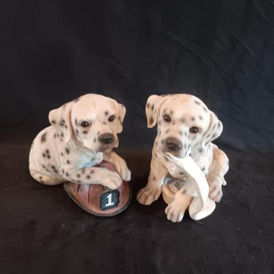 2 PLASTIC PUPPY COIN BANKS
